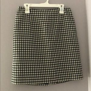 Checkered black & white mini skirt